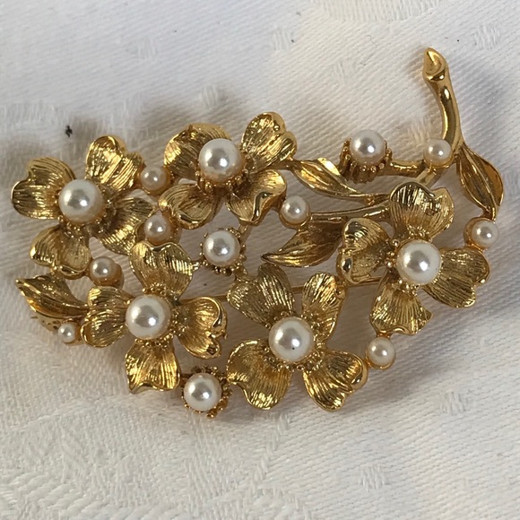 Vintage Gold and Pearl Brooch - Picture 6 of 9